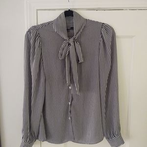 🛍️*4/$25 premise studio black pinstripe blouse